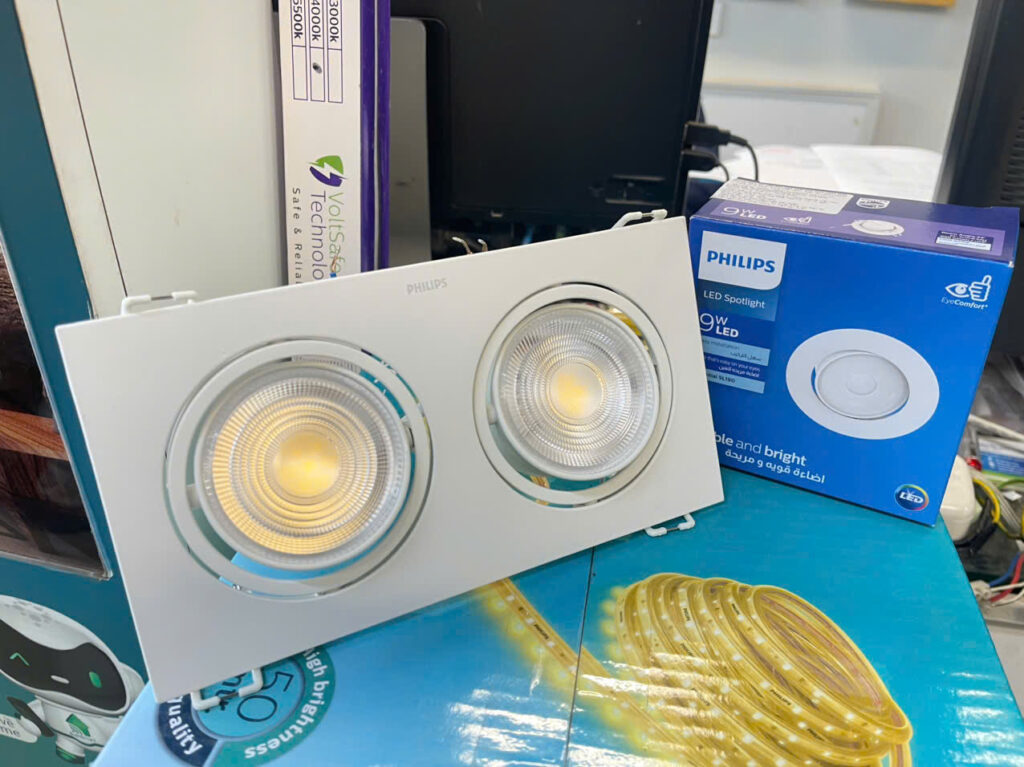 Đèn LED âm trần chiếu điểm vuông GD190 2x9W Philips