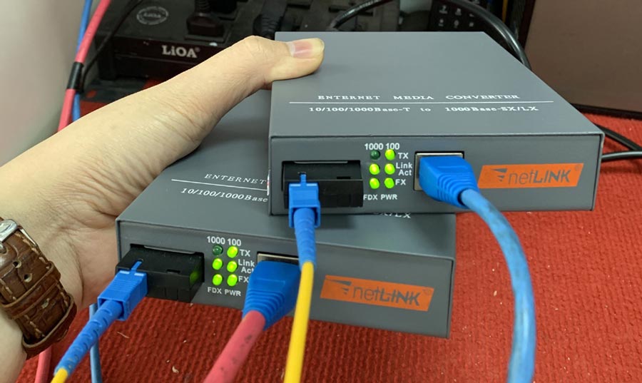 Bộ chuyển đổi quang điện NETLINK HTB-4100AB