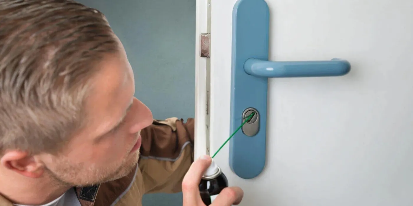 Mẹo xử lý cửa nhôm xingfa bị kẹt khóa nhanh chóng tại nhà